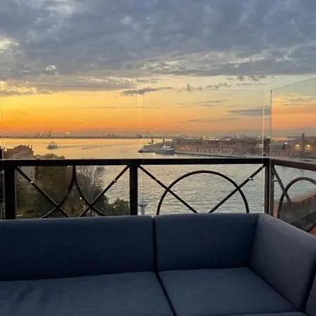 The Penthouse And Rooftop-terrace At Molino Stucky * Venice