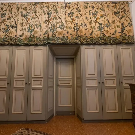 Private Room In A Gothic Palazzo Dona In The Center Of Venice *