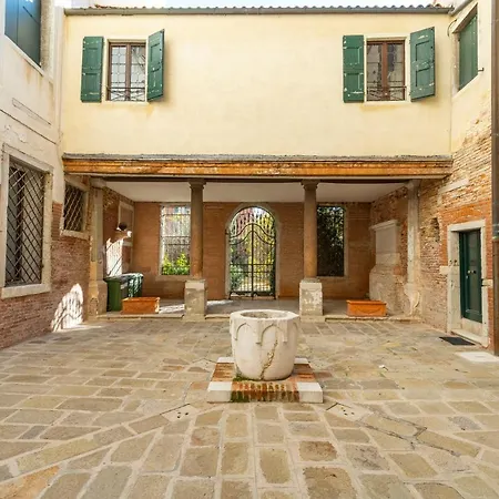 Apartment Palazzo Gradenigo By Wonderful Italy Venice
