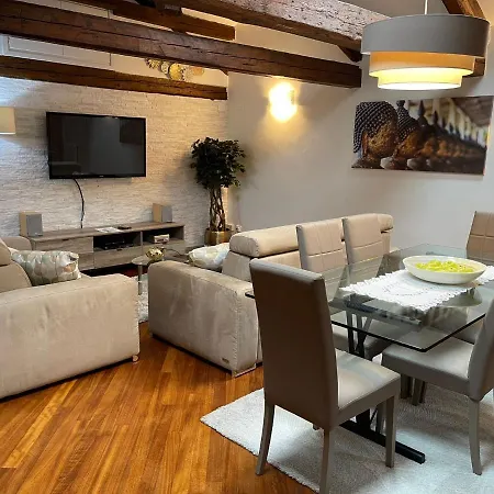 Casa Jaqueline Apartment