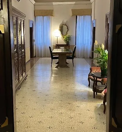 Konukevi Palazzo Ducale Venedik