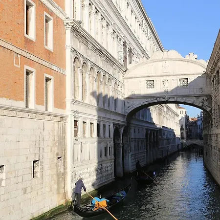 Casa Dei Cavalieri *