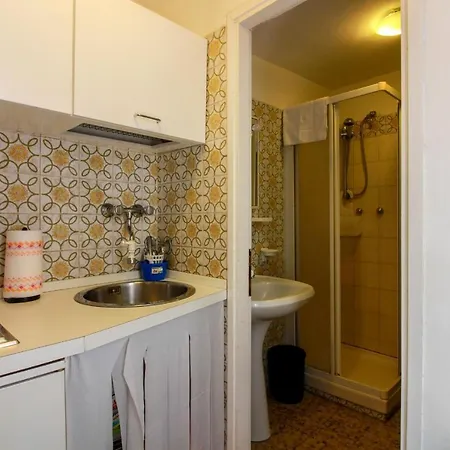 Apartment Santi Apostoli By Halldis