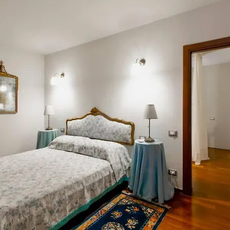 Apartment Alma - Rialto Bridge *
