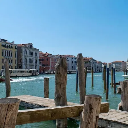Alma - Rialto Bridge Apartment Venice