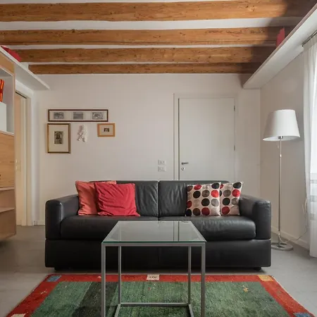 Apartment Luxury Garden Mansion R&r Venice