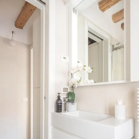 Apartment Luxury Garden Mansion R&r Venice