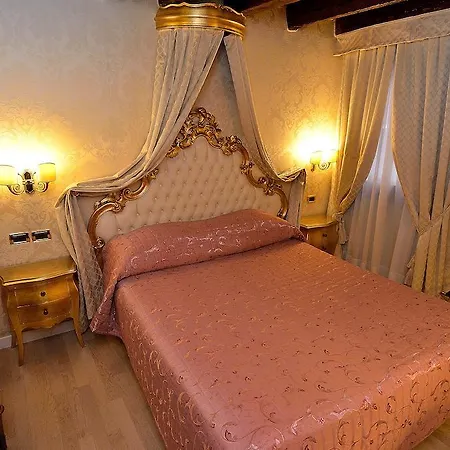 Noemi Hotel 3*