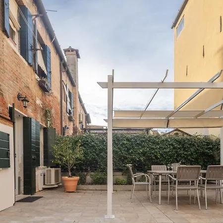Luxury Garden Mansion R&r Apartment *