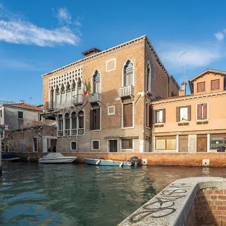 Luxury Garden Mansion R&r Venice