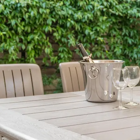 Luxury Garden Mansion R&r * Venice