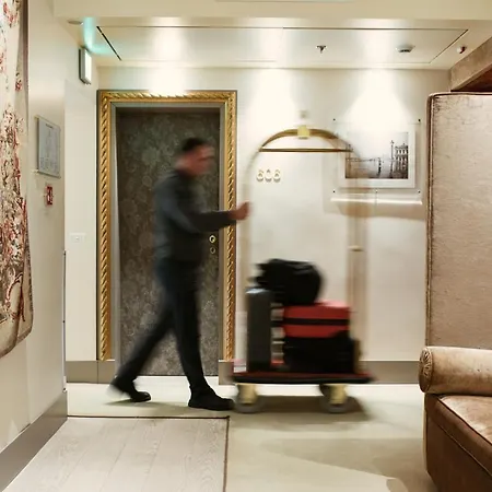Palazzo Barocci 4*
