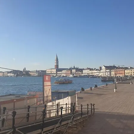 Apartment Beatiful Modern Flat Centre With Private Lounge Area Relax Venice