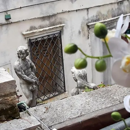Quiet And Comfort In The Heart Of Apartamento Venecia