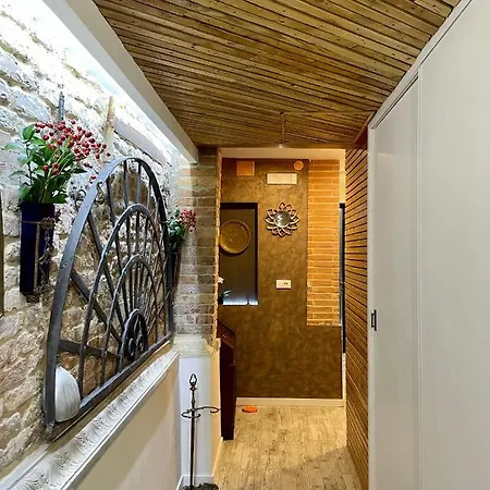 Hayez Guest house *