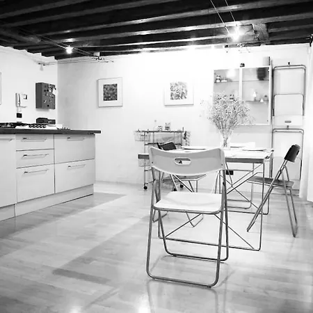 Bellissimo In Palazzo Storico Apartment