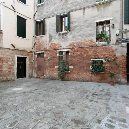 Corte Del Tintor Apartment