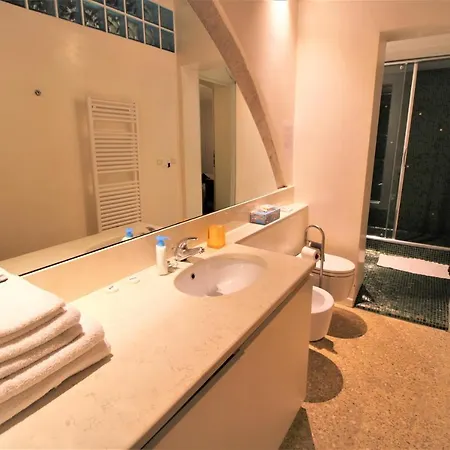 San Marco With Canal View Apartment *