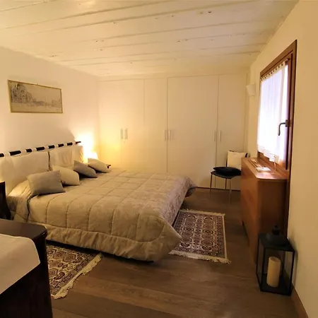 San Marco With Canal View Apartment Venice