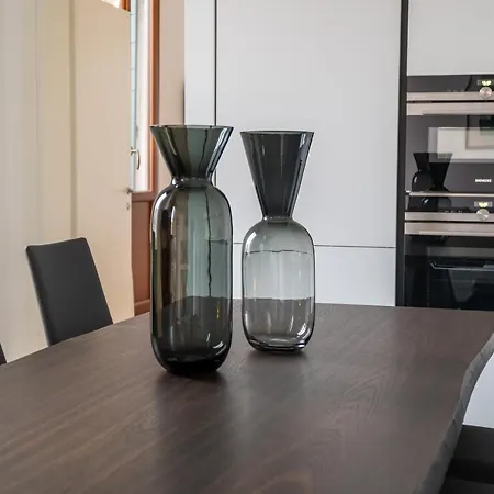 Apartment Design With Balcony On The Grand Canal R&r Venice