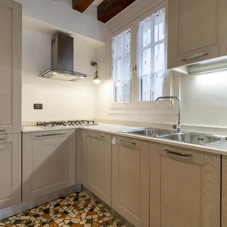 Apartment Tolentini Canal View & Terrace By Wonderful Italy *