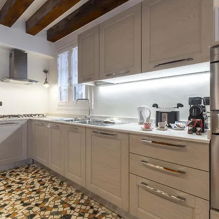 Tolentini Canal View & Terrace By Wonderful Italy Appartement Venetië