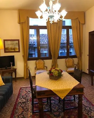 Odoni Aparthotel *