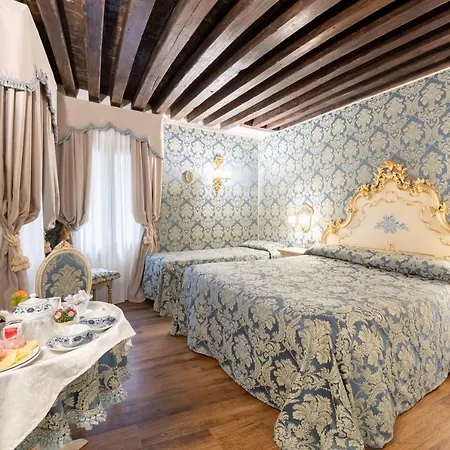 Residenza La Loggia Bed and breakfast 2*