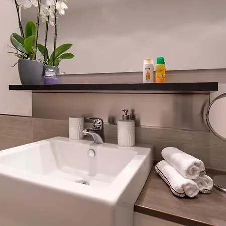 Central Apt Apartment