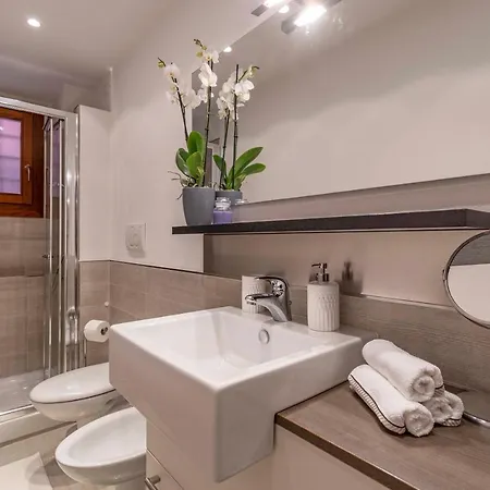 Central Apt Apartment *