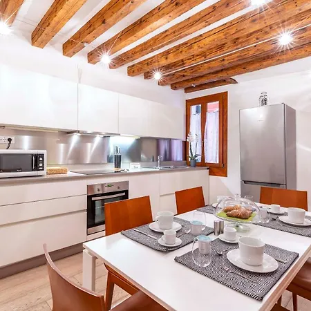 Central Apt * Venice
