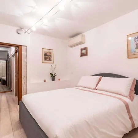 Central Apt Venedig