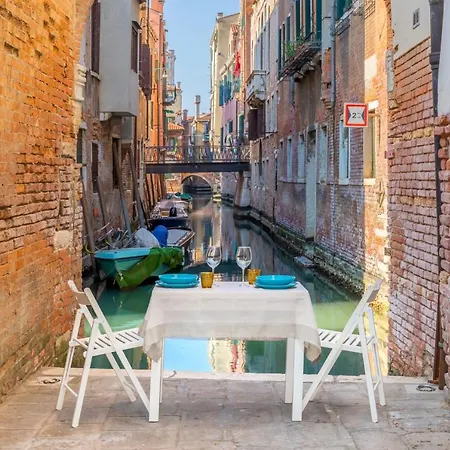 Apartment Ramo Del Teatro Canal View *