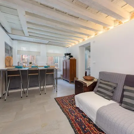 Apartment Ramo Del Teatro Canal View Venice