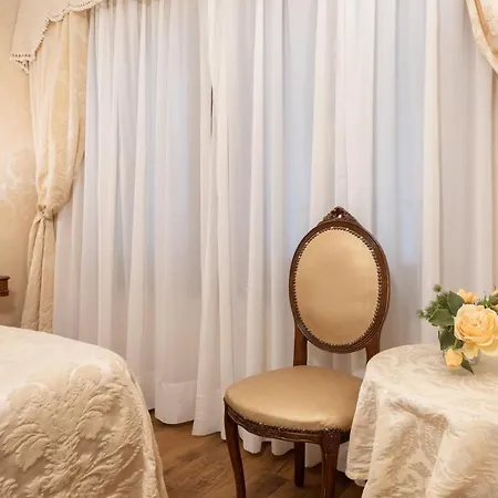 Residenza La Loggia Bed and breakfast 2*