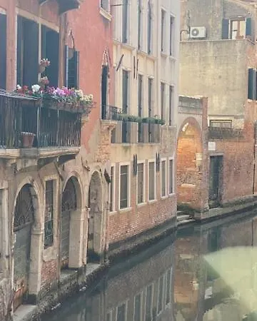 Apartment Ramo Del Teatro Canal View *