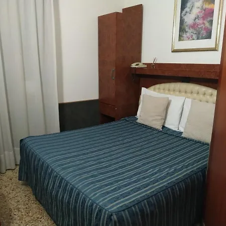 Atlantide Hotel 2*