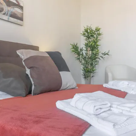 Riva Palace By Wonderful Italy Apartman *