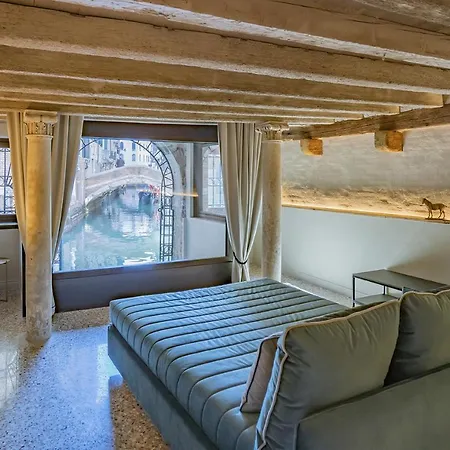 Corte Rubbi 1 A True Canal-side Experience Apartment Venice
