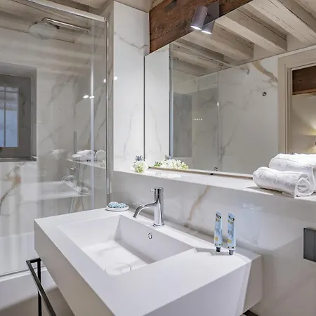 Corte Rubbi 1 A True Canal-side Experience * Venice