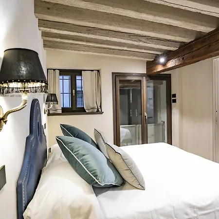 Apartment Corte Rubbi 1 A True Canal-side Experience