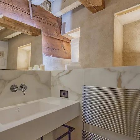 Corte Rubbi 1 A True Canal-side Experience Apartment *