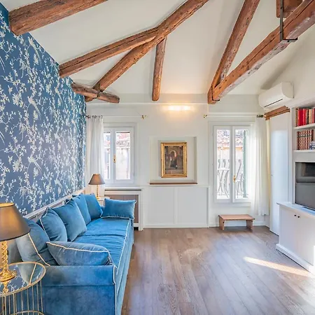 Apartment Lo Squero 3 With Balcony In Dorsoduro Venice
