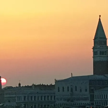 Beatiful Modern Flat Centre With Private Lounge Area Relax * Venice
