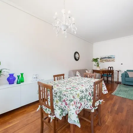 Colombina With Canal View Appartement *