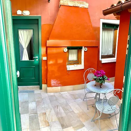Monolocale La Corte Biennale Apartment *