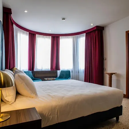 Palazzina Fortuny 3*
