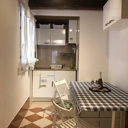 Salamon Apartment *