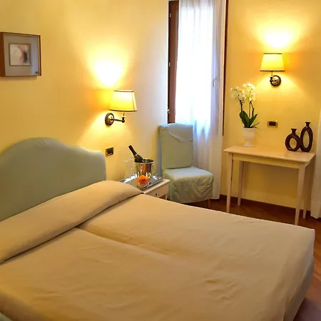 Residenza Favaro * ונציה
