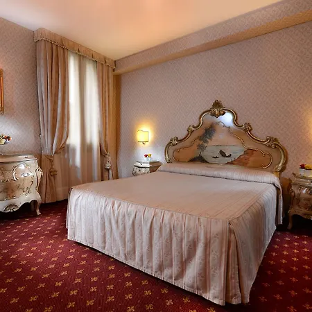 Cà Rialto 3* Venise
